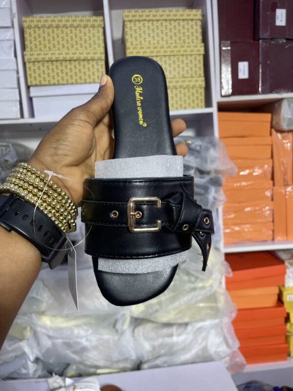 Buckle slippers