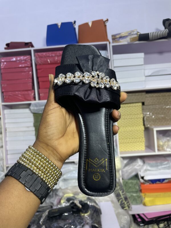 Malkia bow slippers