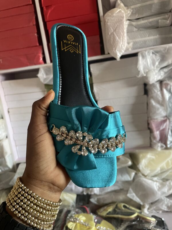 Malkia bow slippers